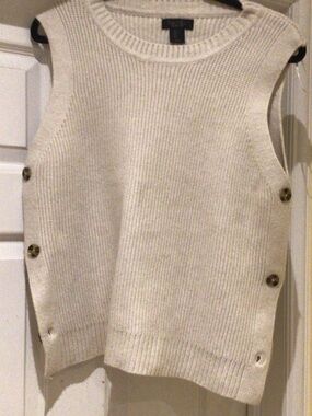 RACHEL Rachel Roy Cream Sleeveless Crewneck Sweater Vest with Side Buttons